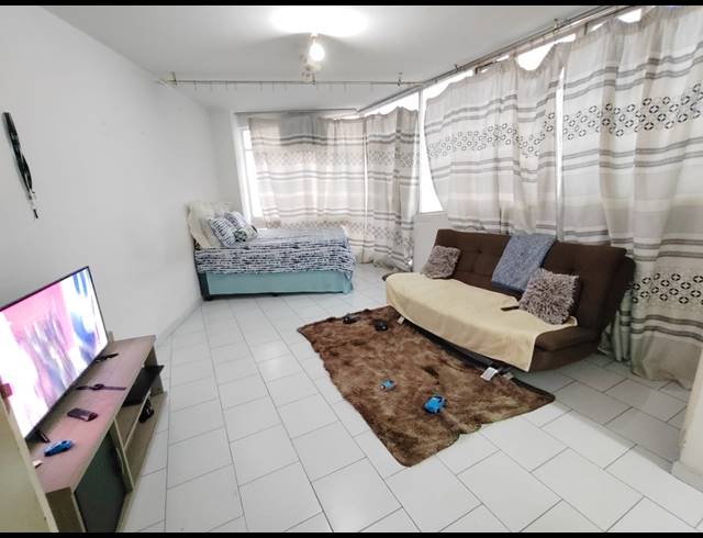 BEDROOM APARTMENT FOR SALE IN DURBAN CENTRAL